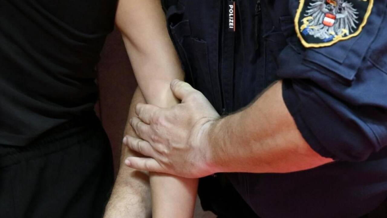 Täter überwältigt Täter überwältigt