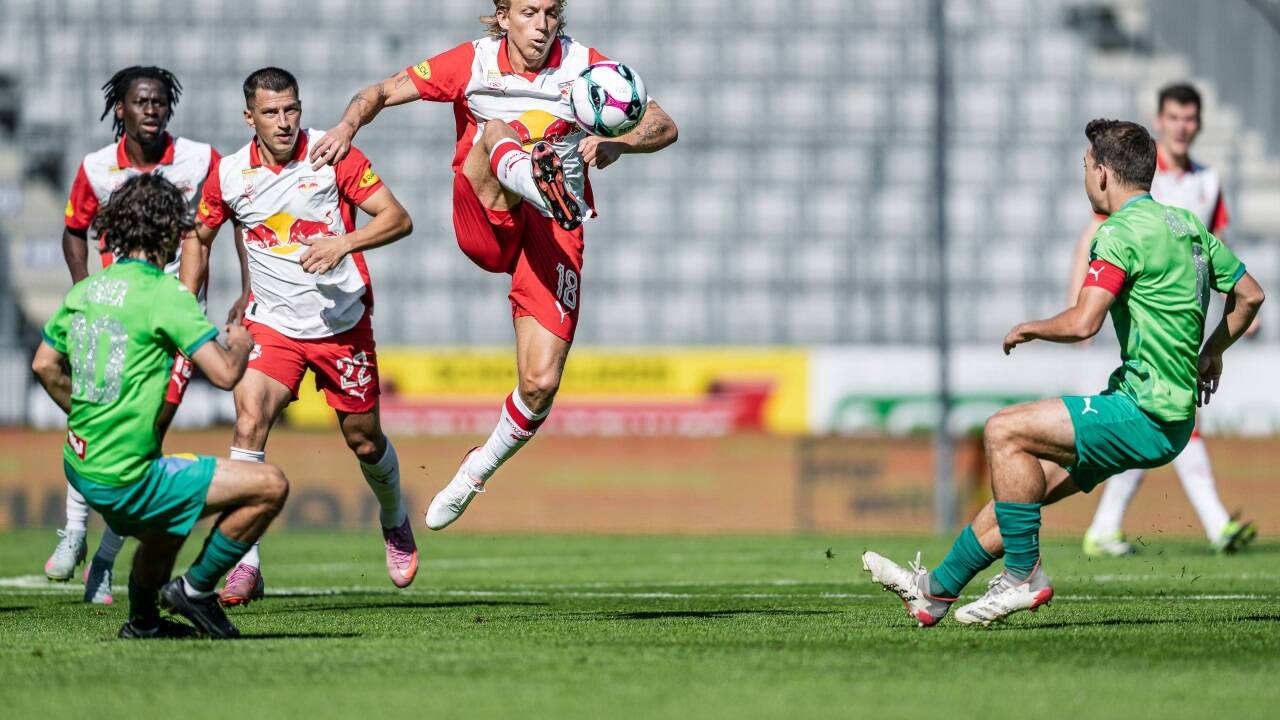 Kapitän Mads Bidstrup verlängerte seinen Vertrag bei Red Bull Salzburg. Kapitän Mads Bidstrup verlängerte seinen Vertrag bei Red Bull Salzburg.