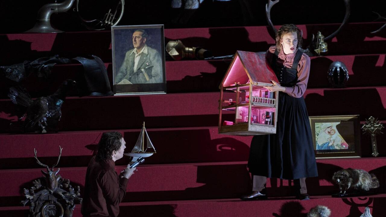 Szene aus „Auslöschung“ im Burgtheater 