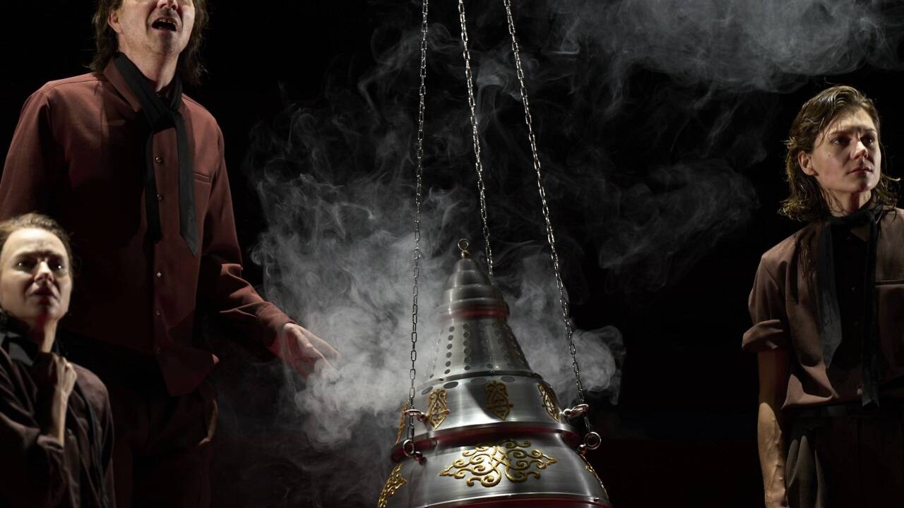 Szene aus „Auslöschung“ im Burgtheater 
