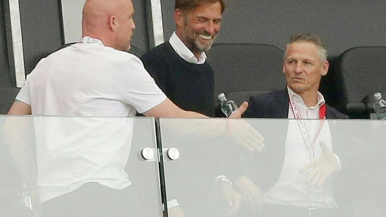 Am 13. April dieses Jahres sah sich Jürgen Klopp den Bundesliga-Hit Salzburg gegen Sturm an – sein bisher einziger Besuch in der Bullen-Arena. Am 13. April dieses Jahres sah sich Jürgen Klopp den Bundesliga-Hit Salzburg gegen Sturm an – sein bisher einziger Besuch in der Bullen-Arena.