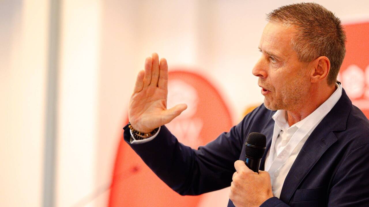 Peter Eder will, dass es in den Bereichen Gesundheit und Bildung zu keinen Kompetenzenverschiebungen zwischen Bund und Ländern kommt Peter Eder will, dass es in den Bereichen Gesundheit und Bildung zu keinen Kompetenzenverschiebungen zwischen Bund und Ländern kommt