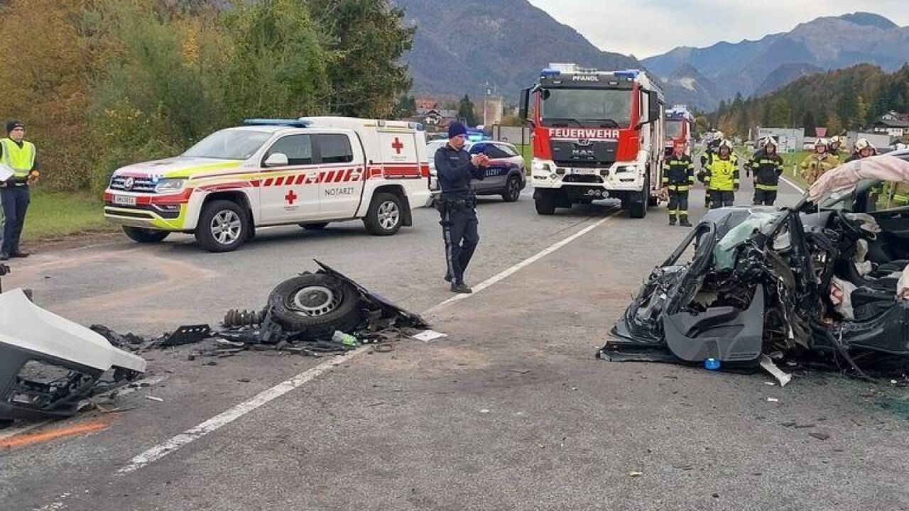 Während der gesamten Dauer der Aufräumarbeiten blieb die B158 in beide Fahrtrichtungen gesperrt. 
