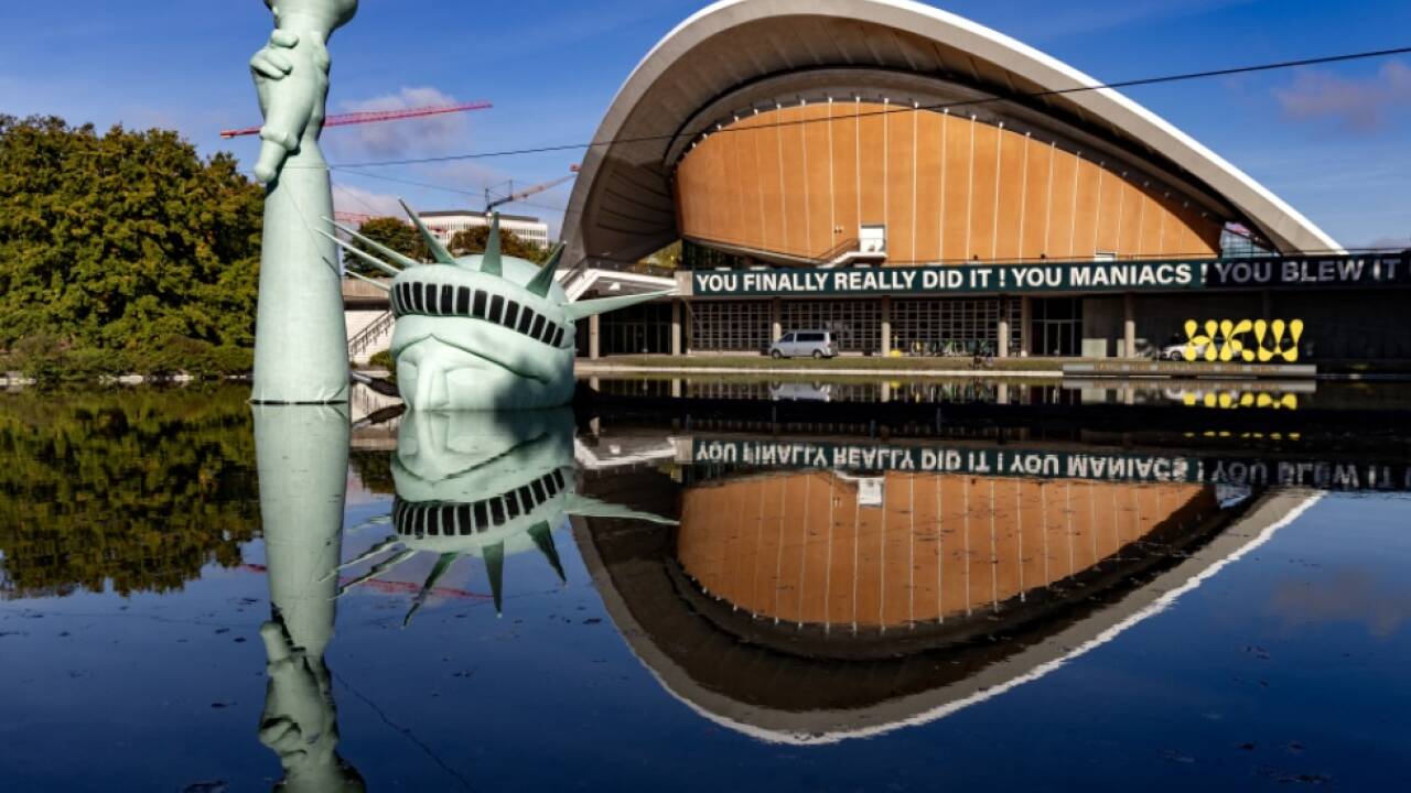 Jan Böhmermann stellte im Haus der Kulturen der Welt aus 