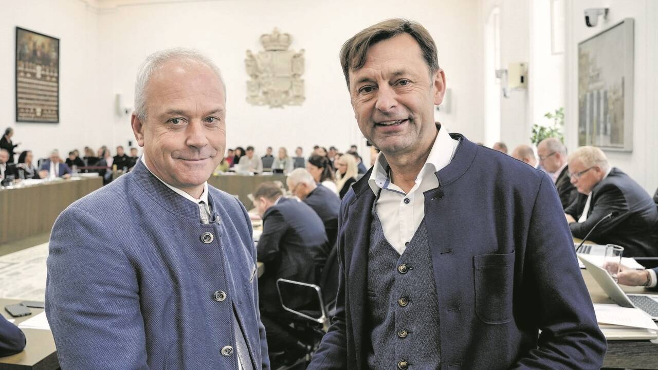 Adnets Ortschef Wolfgang Auer (links) folgt seinem Abtenauer Bürgermeisterkollegen Hans Schnitzhofer im Landtag nach.  Adnets Ortschef Wolfgang Auer (links) folgt seinem Abtenauer Bürgermeisterkollegen Hans Schnitzhofer im Landtag nach.