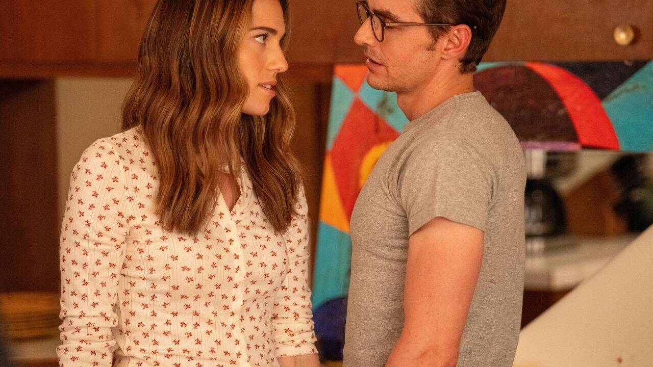 Regisseur Josh Boone inszeniert das bewegende Coming-of-Age-Drama basierend auf dem Bestseller von Star-Autorin Colleen Hoover. 