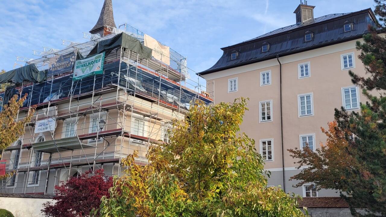 Ein Teil der Seeburg ist noch eingerüstet. 