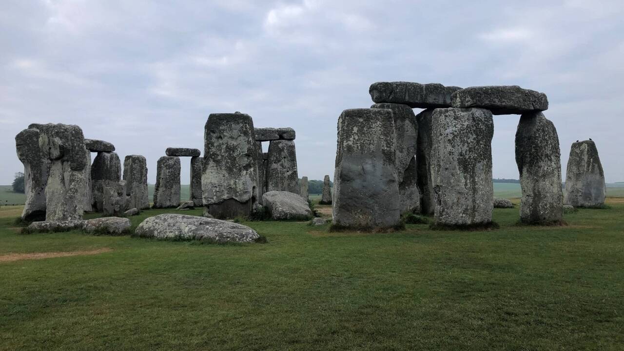 Die jungsteinzeitlichen Steinblöcke von Stonehenge in Südengland. 