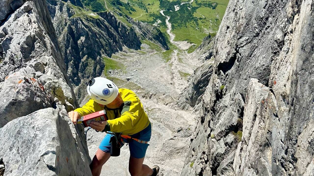 Auch heuer überprüfte der Landesgeologische Dienst die Bischofsmütze auf relevante Bewegungen. Auch heuer überprüfte der Landesgeologische Dienst die Bischofsmütze auf relevante Bewegungen.