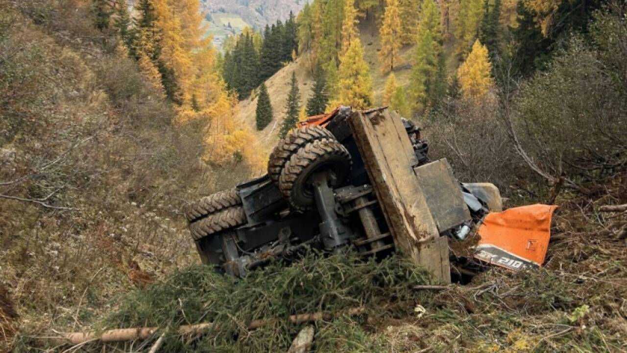 Der Radbagger überschlug sich mehrmals Der Radbagger überschlug sich mehrmals