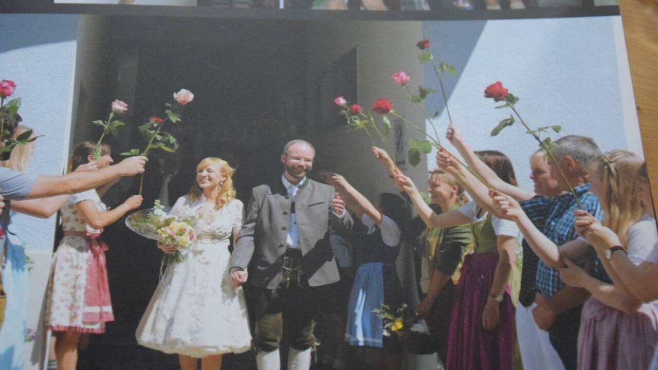 Ein Bild von der kirchlichen Trauung. 