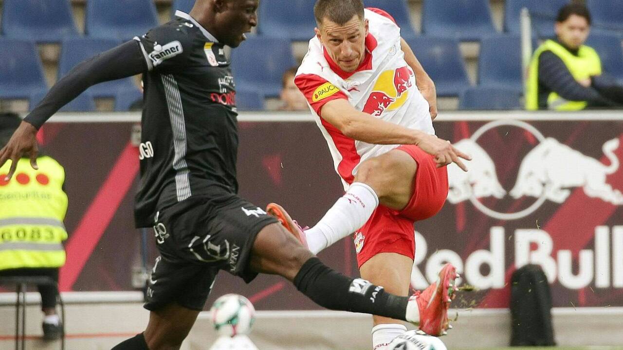 Stefan Lainer (rechts) und Red Bull Salzburg wollen am Donnerstag siegen. Stefan Lainer (rechts) und Red Bull Salzburg wollen am Donnerstag siegen.