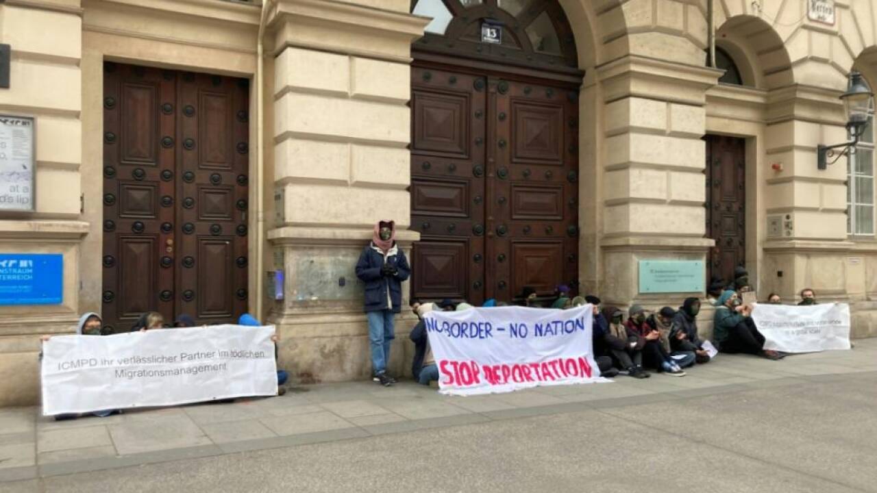 Aktivisten blockierten Eingang zu Konferenzgebäude 