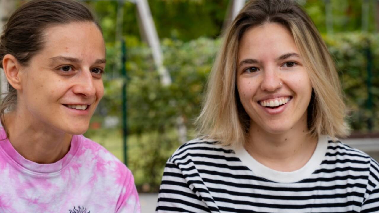 Laura Toth und Vivien 'Vivi' Winkler beim APA-Gespräch in Budapest 