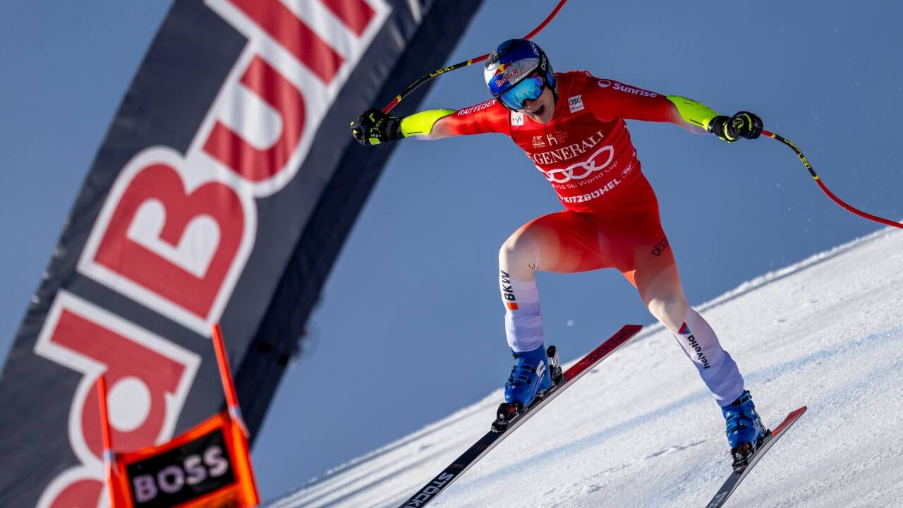 Bilder zum Film „Downhill Skiers“ 