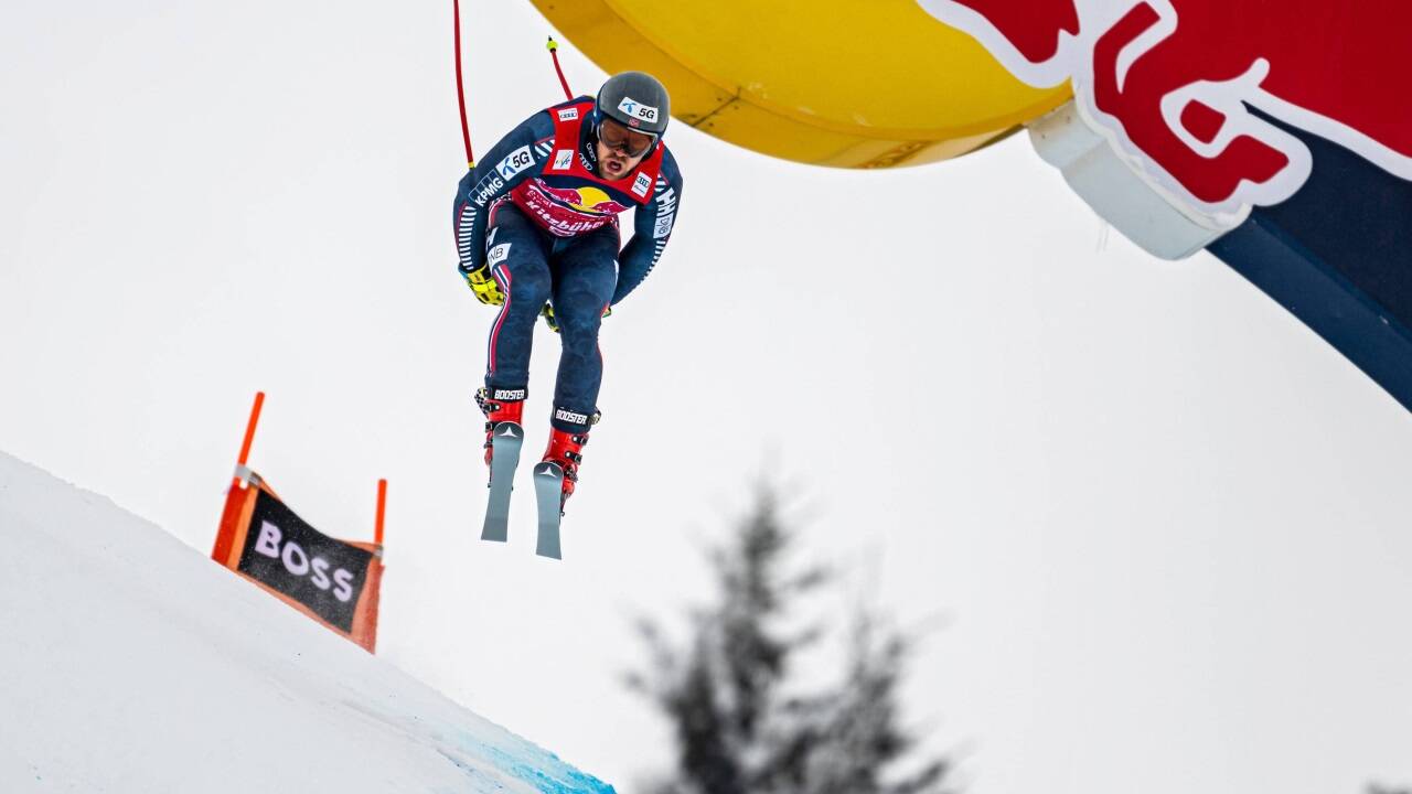 Bilder zum Film „Downhill Skiers“ 