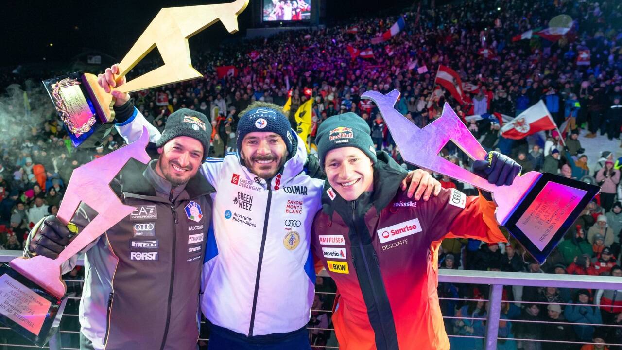 Bilder zum Film „Downhill Skiers“ 