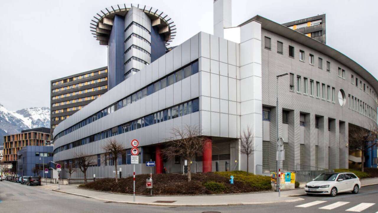 Ein 67-Jähriger starb nach einem Sturz in der Innsbrucker Klinik Ein 67-Jähriger starb nach einem Sturz in der Innsbrucker Klinik