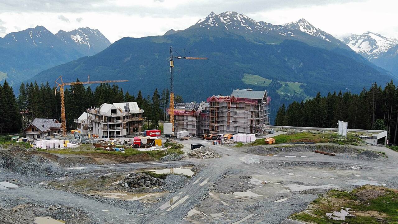 Die Baustelle von „Six Senses“ auf dem Paß Thurn in Mittersill. 