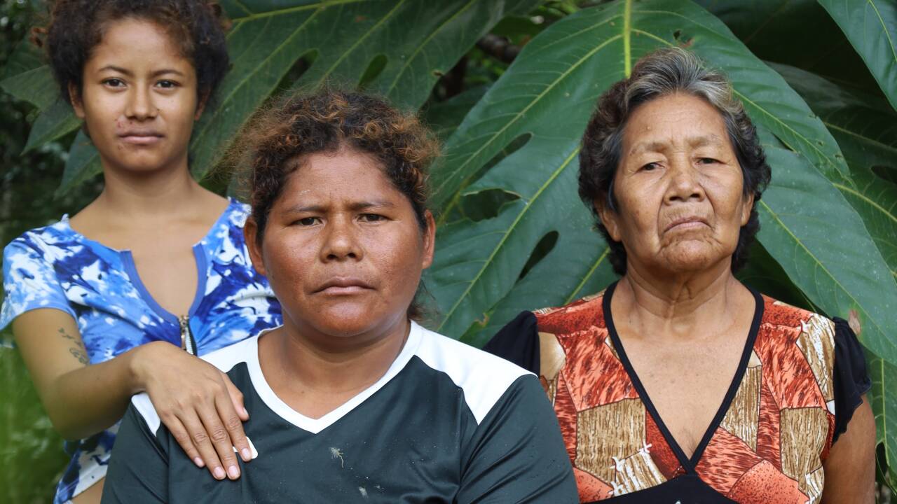 Wehrhafte Frauen: Marcelina Angulo mit ihrer Tochter Angelina und ihrer Mutter Nancy. Wehrhafte Frauen: Marcelina Angulo mit ihrer Tochter Angelina und ihrer Mutter Nancy.