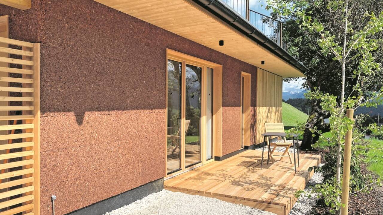 Pionierprojekt „Balthasar Volcano“ mit Lärchenrindenplatten in St. Wolfgang.  Pionierprojekt „Balthasar Volcano“ mit Lärchenrindenplatten in St. Wolfgang.
