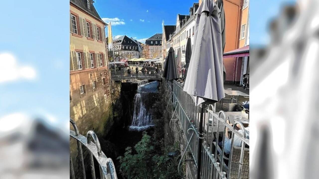 Saarburg: Mühlen, ein Wasserfall und eine prachtvolle Burg.  Saarburg: Mühlen, ein Wasserfall und eine prachtvolle Burg.