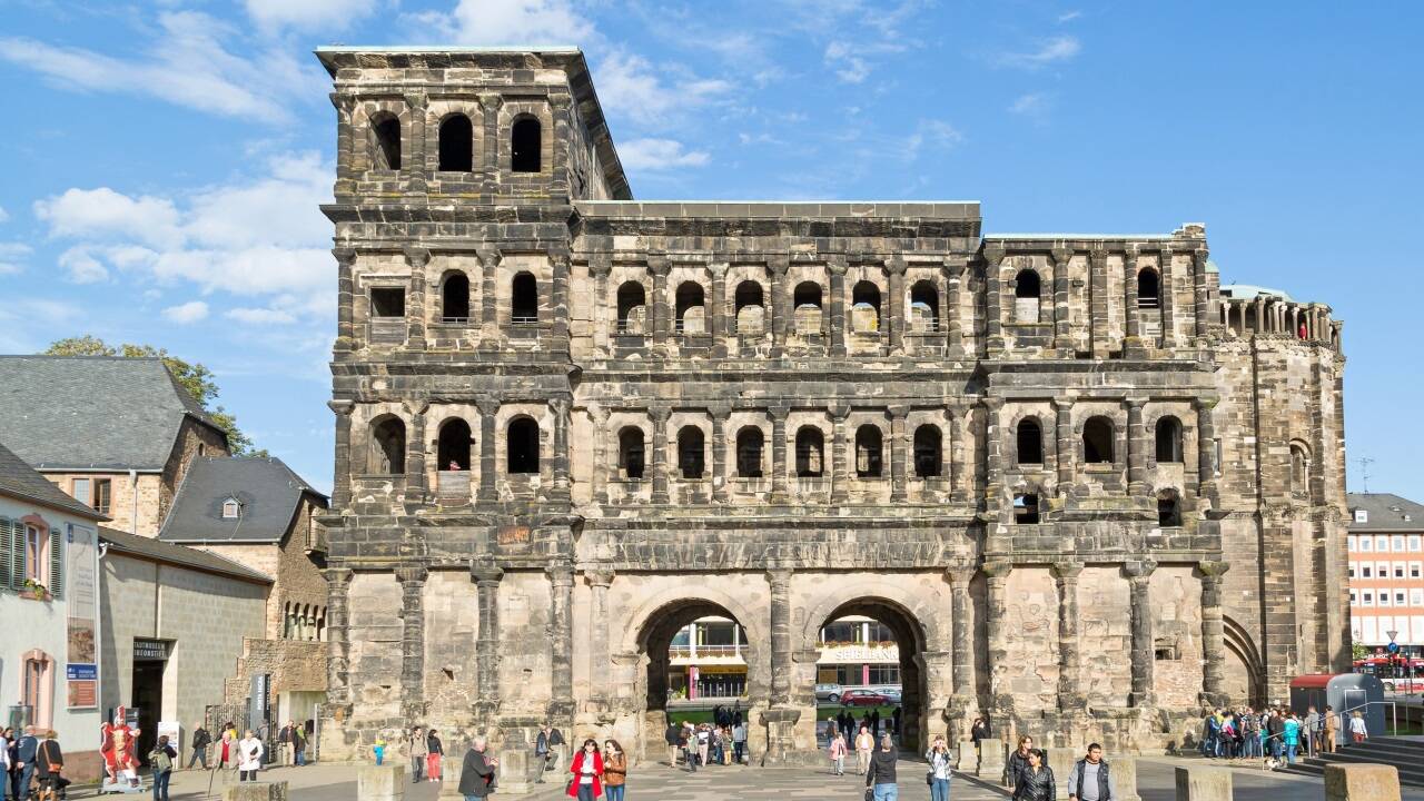 Trier, Porta Nigra.  Trier, Porta Nigra.