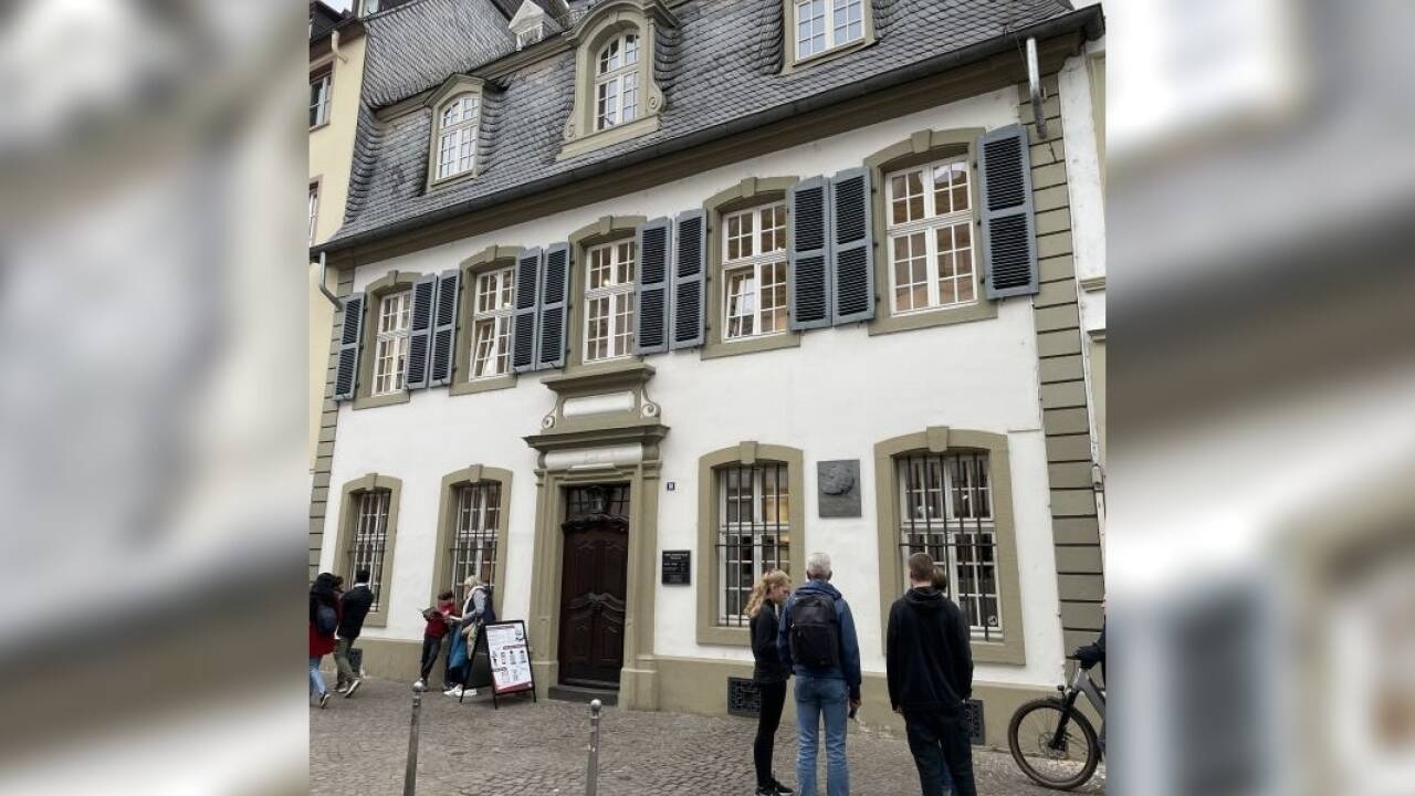 Karl Marx’ Geburtshaus.  Karl Marx’ Geburtshaus.