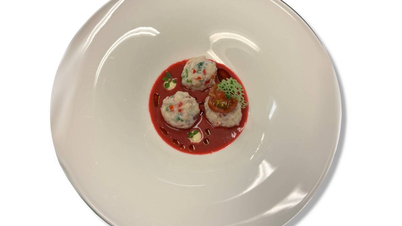 Heute gibt es zu Ehren des schlauesten Rächers der Literatur Tintenfischkugeln.  Heute gibt es zu Ehren des schlauesten Rächers der Literatur Tintenfischkugeln.