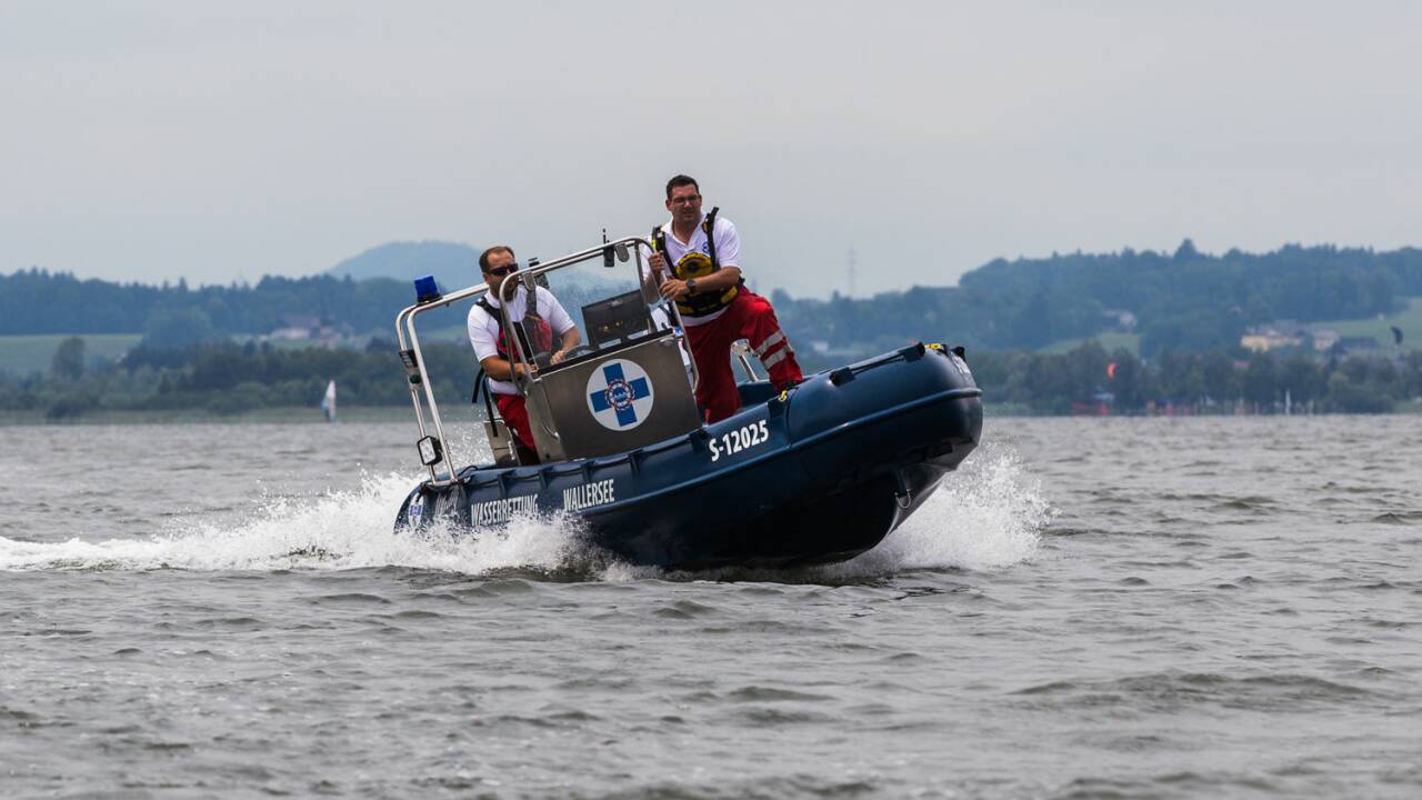 Ein Rettungsboot rückte aus (Archivbild). Ein Rettungsboot rückte aus (Archivbild).