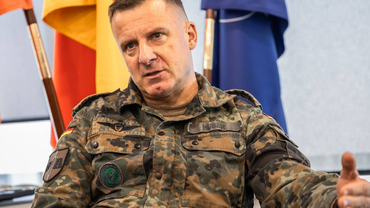 Brigadegeneral Christoph Huber ist Kommandeur der Panzerbrigade 45 „Litauen“. Die SN trafen ihn in seinem Büro in der Hauptstadt Vilnius zum Interview.  Brigadegeneral Christoph Huber ist Kommandeur der Panzerbrigade 45 „Litauen“. Die SN trafen ihn in seinem Büro in der Hauptstadt Vilnius zum Interview.