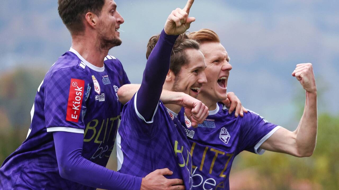Luka Sandmayr (Mitte) jubelte über sein 2:0 für Austria Salzburg.  Luka Sandmayr (Mitte) jubelte über sein 2:0 für Austria Salzburg.