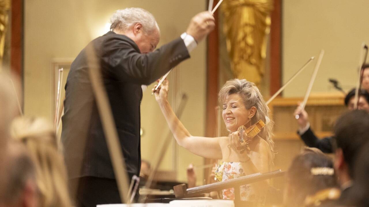 Manfred Honeck und Anne-Sophie Mutter im Festkonzert der Wiener Symphoniker.  Manfred Honeck und Anne-Sophie Mutter im Festkonzert der Wiener Symphoniker.