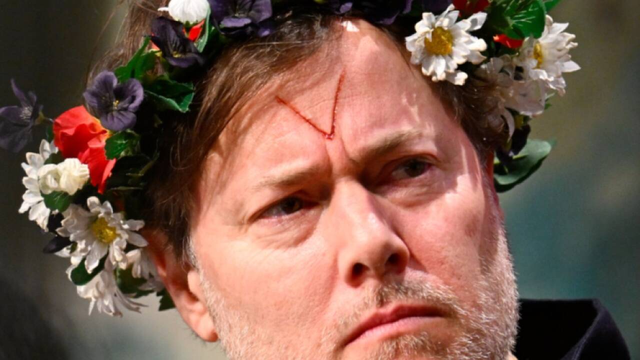 Milo Rau blickt sorgenvoll nach Serbien  Milo Rau blickt sorgenvoll nach Serbien