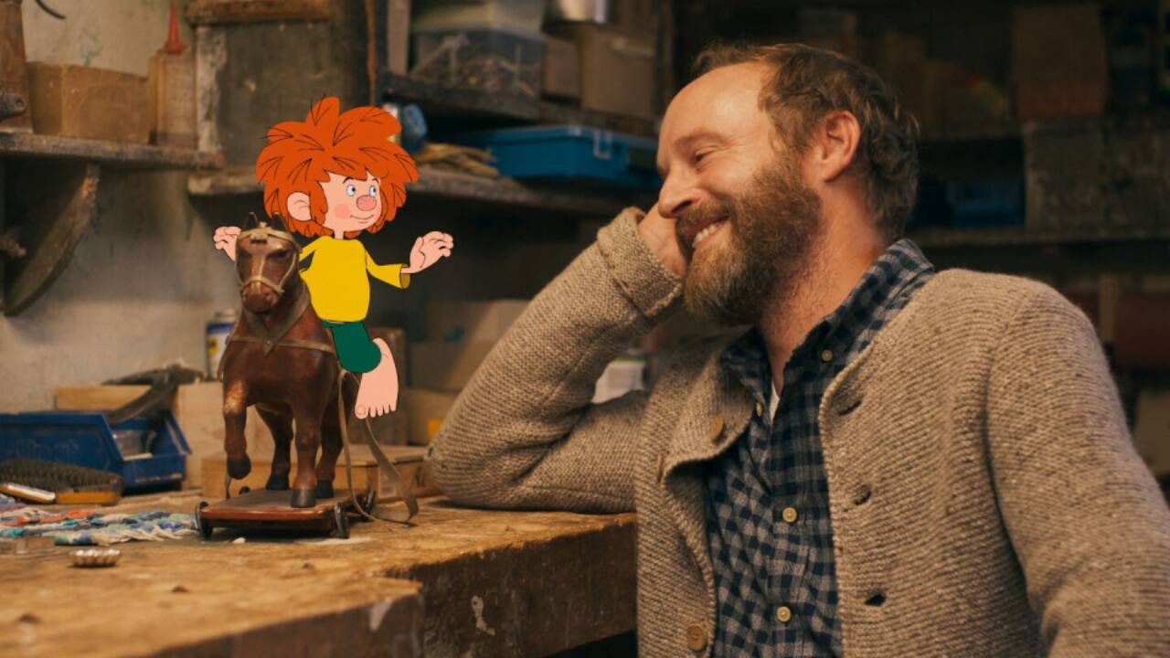 In "Pumuckl und das große Missverständnis" zaubert Marcus H. Rosenmüller eine ganz eigene Geschichte rund um den Kobold und Florian Eder auf die Kinoleiwand.  In 'Pumuckl und das große Missverständnis' zaubert Marcus H. Rosenmüller eine ganz eigene Geschichte rund um den Kobold und Florian Eder auf die Kinoleiwand.