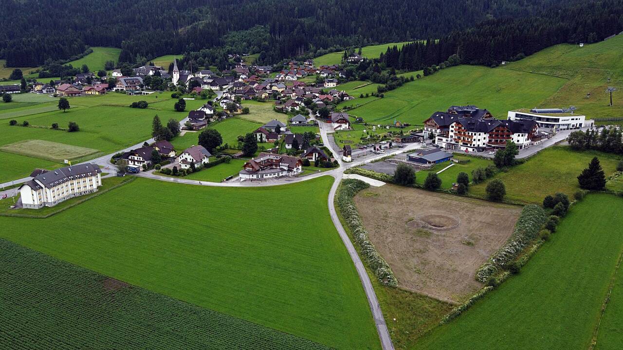 Am geplanten Großhotel in der grünen Wiese scheiden sich die Geister.   Am geplanten Großhotel in der grünen Wiese scheiden sich die Geister.