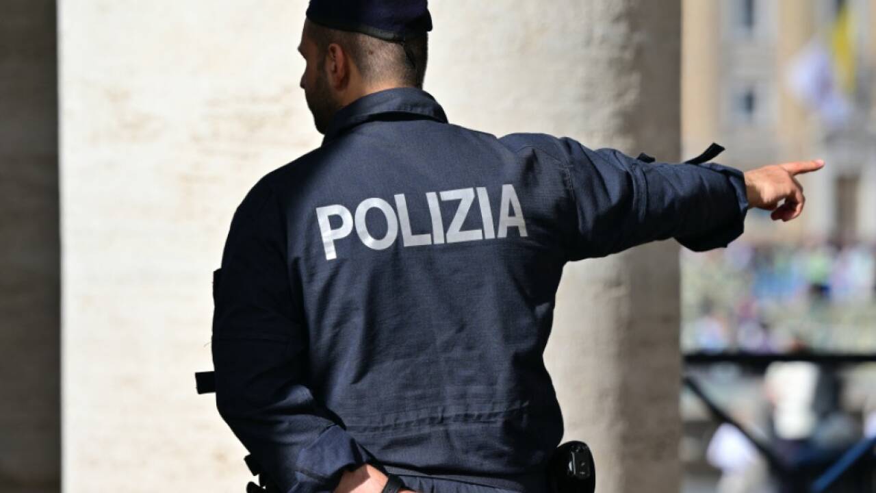 Die italienische Polizei ermittelt wegen Fake-Pornofotos von Promis  Die italienische Polizei ermittelt wegen Fake-Pornofotos von Promis