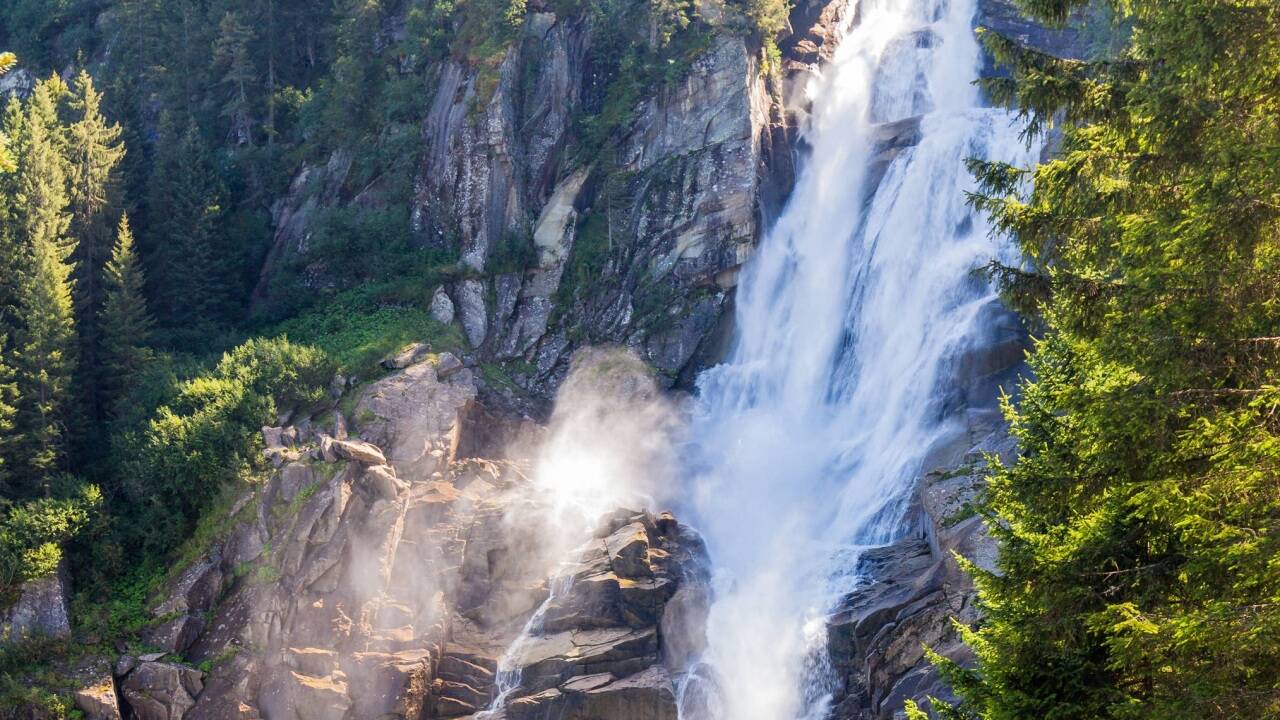 Heilende Kraft des Krimmler Sprühnebels: Die Wucht des Falls macht das Wasser zum Asthmaspray. 