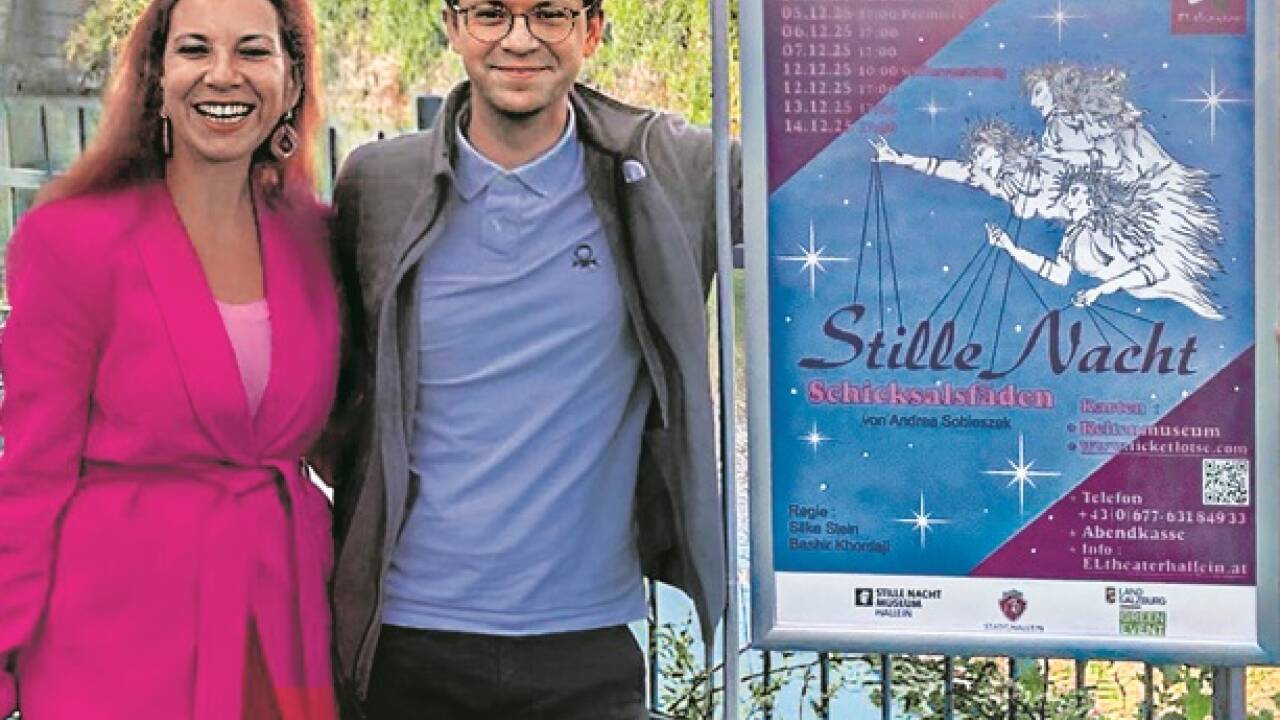 Silke Stein und ihr Team werden von Benjamin Huber, Historiker im Halleiner Keltenmuseum mit historischen Fakten zur Stille Nacht-Geschichte versorgt.  Silke Stein und ihr Team werden von Benjamin Huber, Historiker im Halleiner Keltenmuseum mit historischen Fakten zur Stille Nacht-Geschichte versorgt.