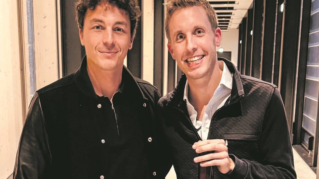 Ex-Fußballprofi Julian Baumgartlinger (l.) und Fagottist Johannes Hofbauer freuen sich auf den gemeinsamen Auftritt in Mattsee.  Ex-Fußballprofi Julian Baumgartlinger (l.) und Fagottist Johannes Hofbauer freuen sich auf den gemeinsamen Auftritt in Mattsee.