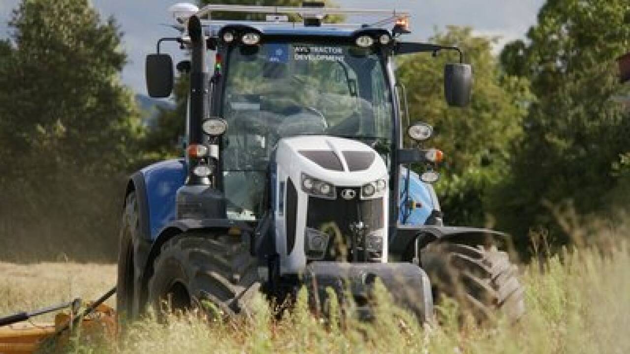 Ende 2026 ist der Markteintritt des fahrerlosen Traktors geplant.  Ende 2026 ist der Markteintritt des fahrerlosen Traktors geplant.