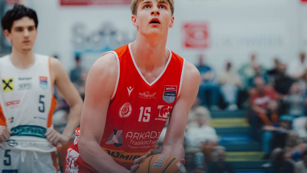 Erik Dietz.   Erik Dietz.