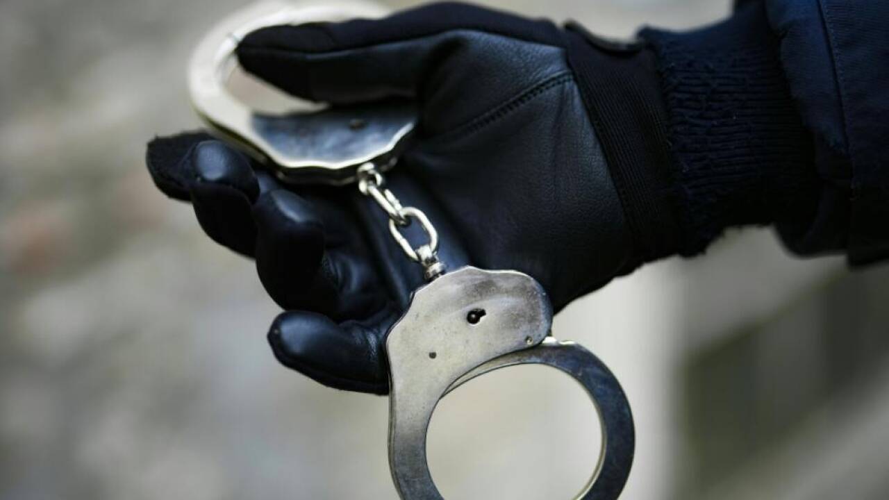 Die Polizei nahm die Verdächtigen vor Ort fest  Die Polizei nahm die Verdächtigen vor Ort fest