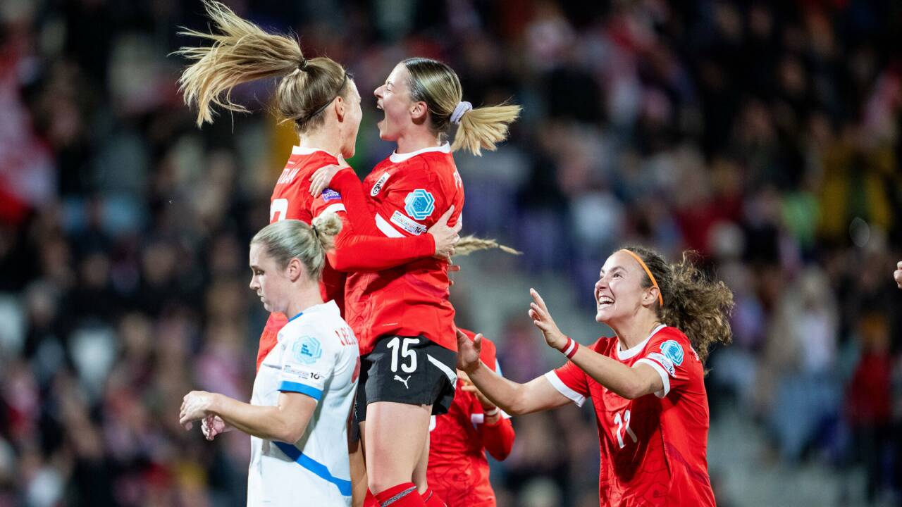 Jubel bei den Österreicherinnen nach dem Sieg über Tschechien.  Jubel bei den Österreicherinnen nach dem Sieg über Tschechien.