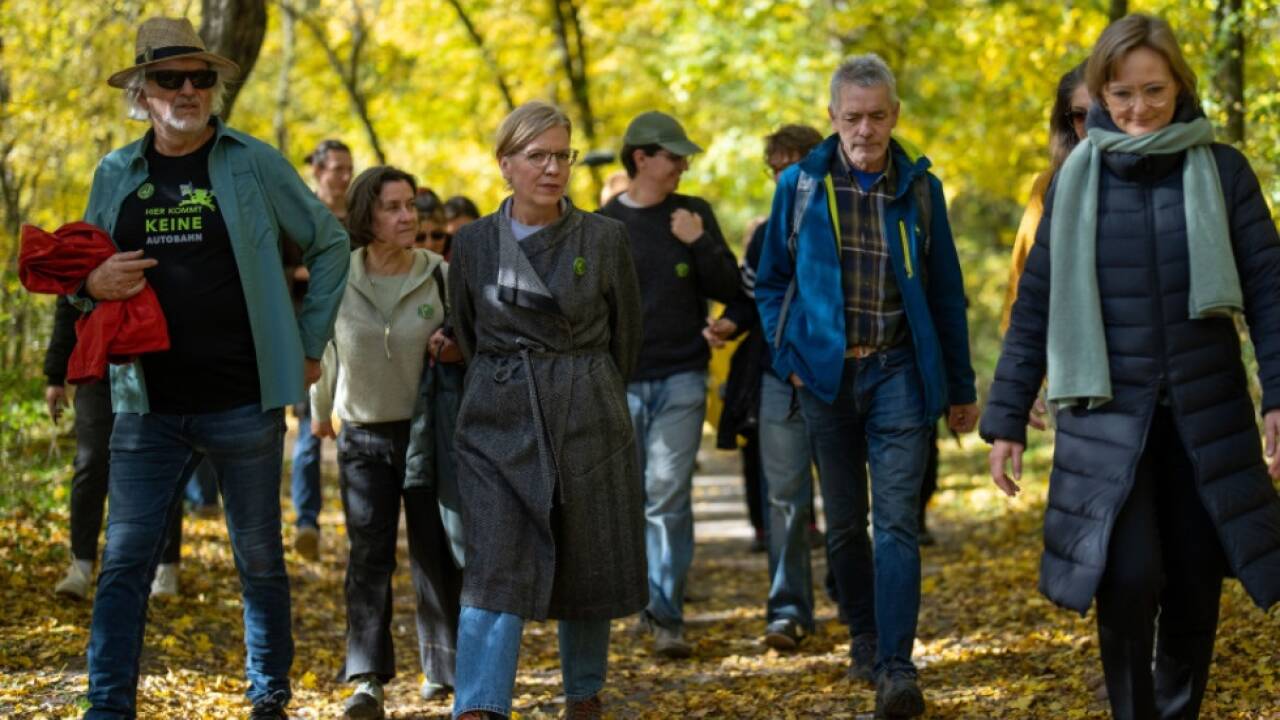Gewessler mit der deutschen Grünen-Vorsitzenden in der Lobau  Gewessler mit der deutschen Grünen-Vorsitzenden in der Lobau