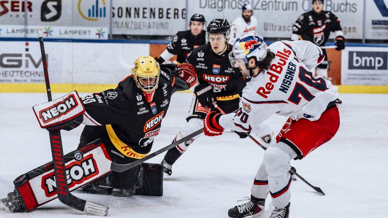Benjamin Nissner und seine Salzburger scheiterten zu oft an Goalie Alex Caffi.  Benjamin Nissner und seine Salzburger scheiterten zu oft an Goalie Alex Caffi.