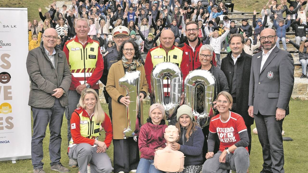Mit der Mittelschule St. Michael nimmt jetzt die landesweit 100. Schule an der Aktion „Kids Save Lives“ teil. 