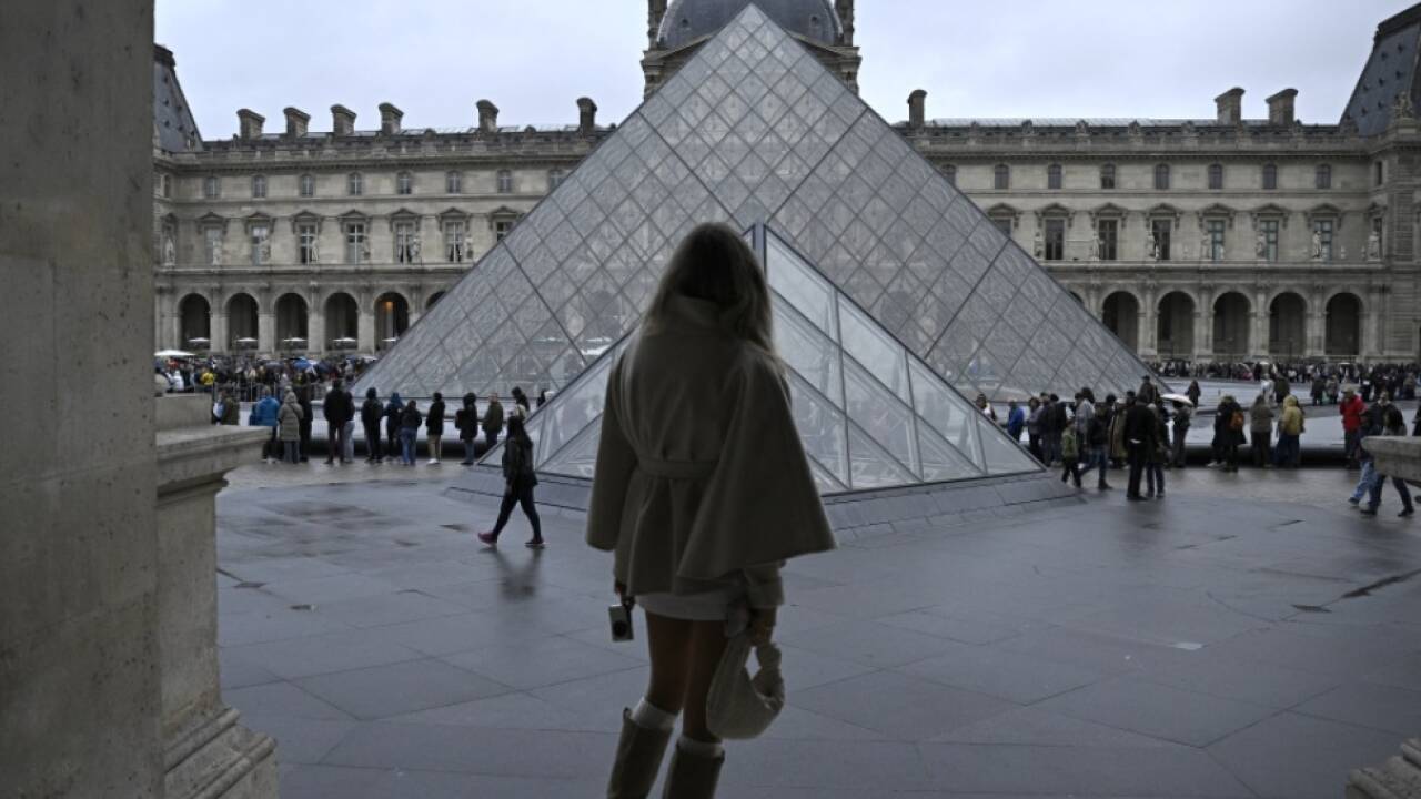 Aus dem Louvre wurden kostbare Schmuckstücke gestohlen 