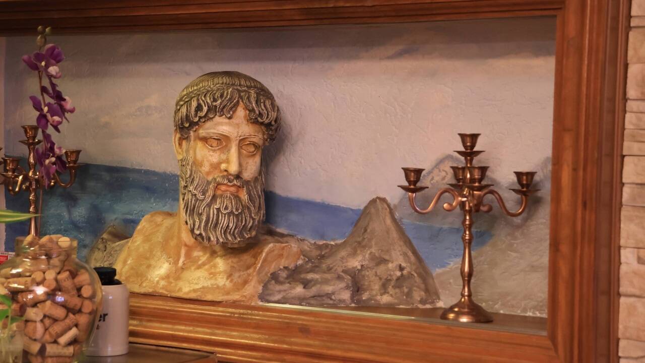 Göttervater Zeus lässt grüßen.  Göttervater Zeus lässt grüßen.