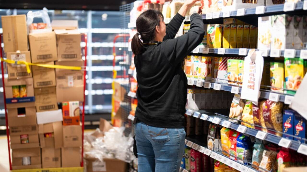 430.000 Angestellte und 20.000 Lehrlinge arbeiten im Handel  430.000 Angestellte und 20.000 Lehrlinge arbeiten im Handel